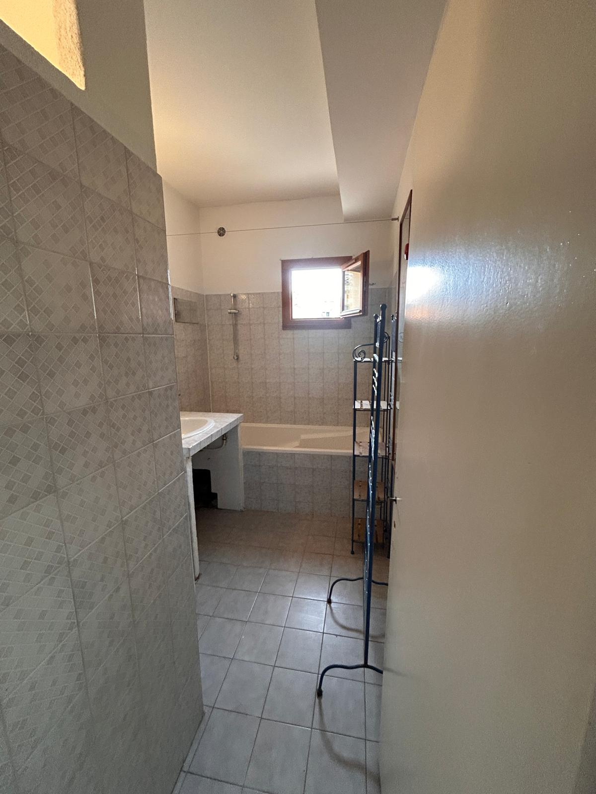 Image_, Maison de village, Saint-Laurent-d'Aigouze, ref :LOC-F3-STLAU-